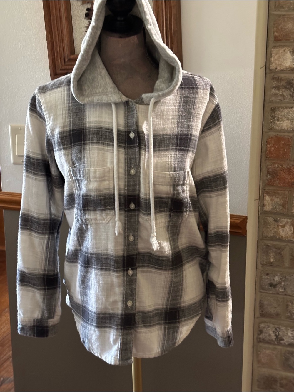 American Eagle Outfitters Gray & White Plaid Hooded Button-Up Jacket